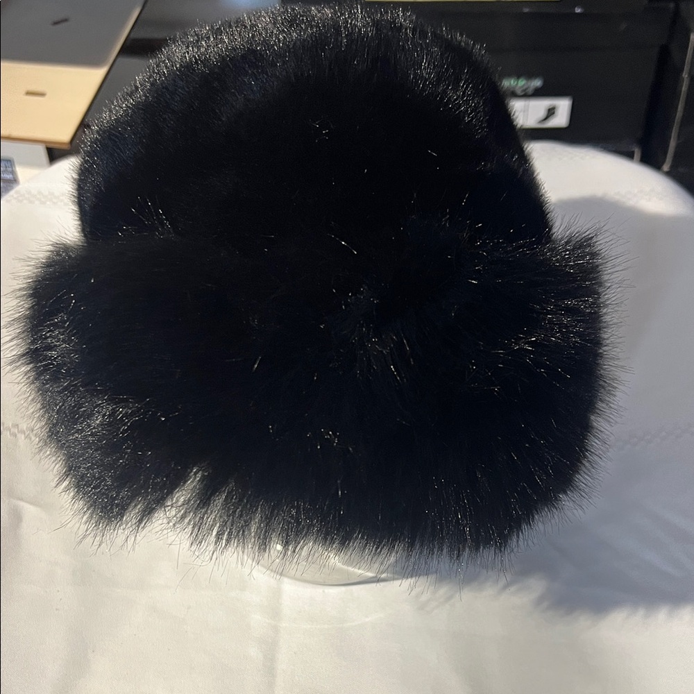 Elegant Black Faux Fur Hat‎